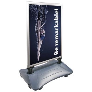 People Stopper Wind-On PREMIUM, panou mobil rezistent la vânt cu rezervor pentru apă sau nisip A1, JJ DISPLAYS, 594 x 841 mm