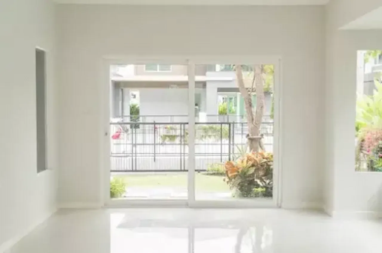 Pintu Kaca.webp