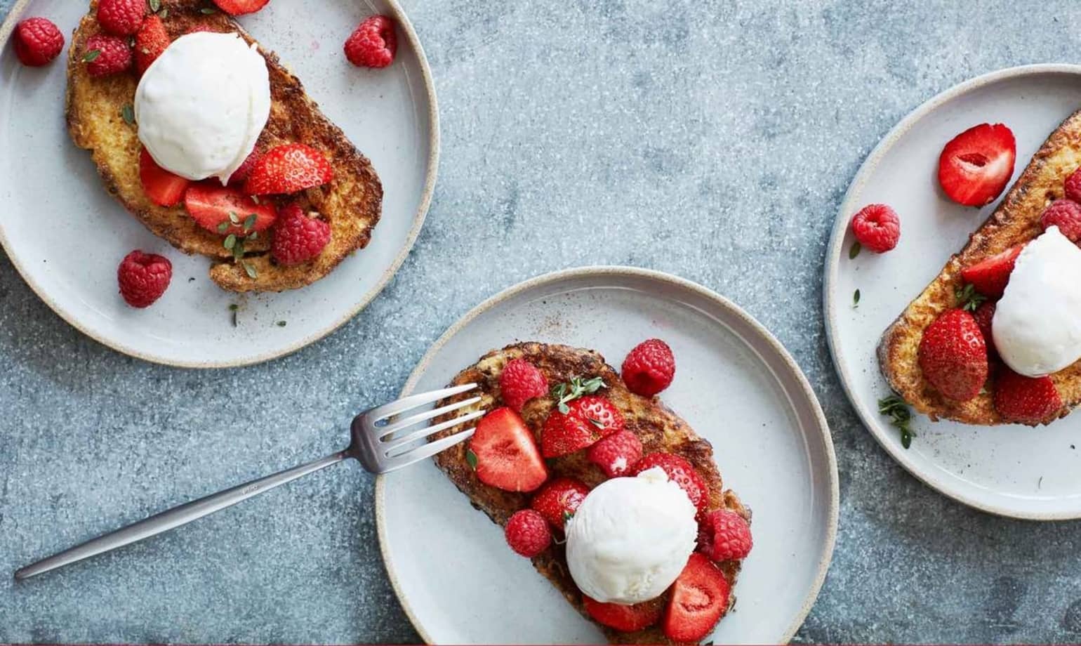 French toast with strawberries