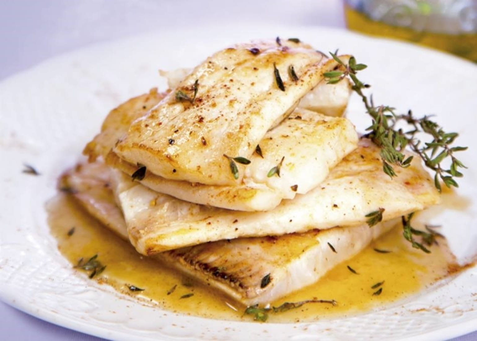 Flatfish with garlic and thyme