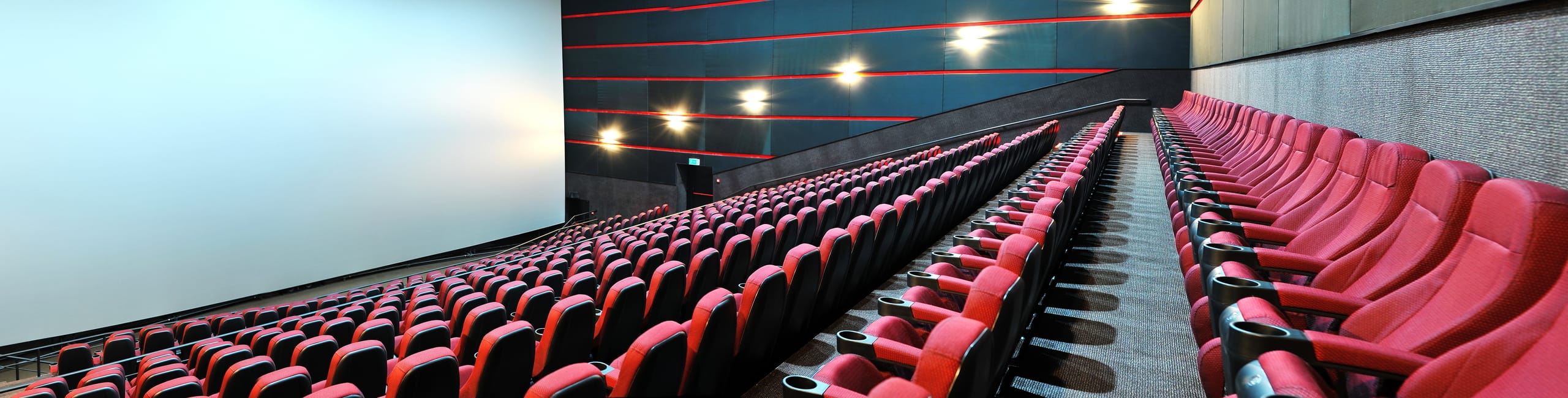 Sala de Cinema vazia.