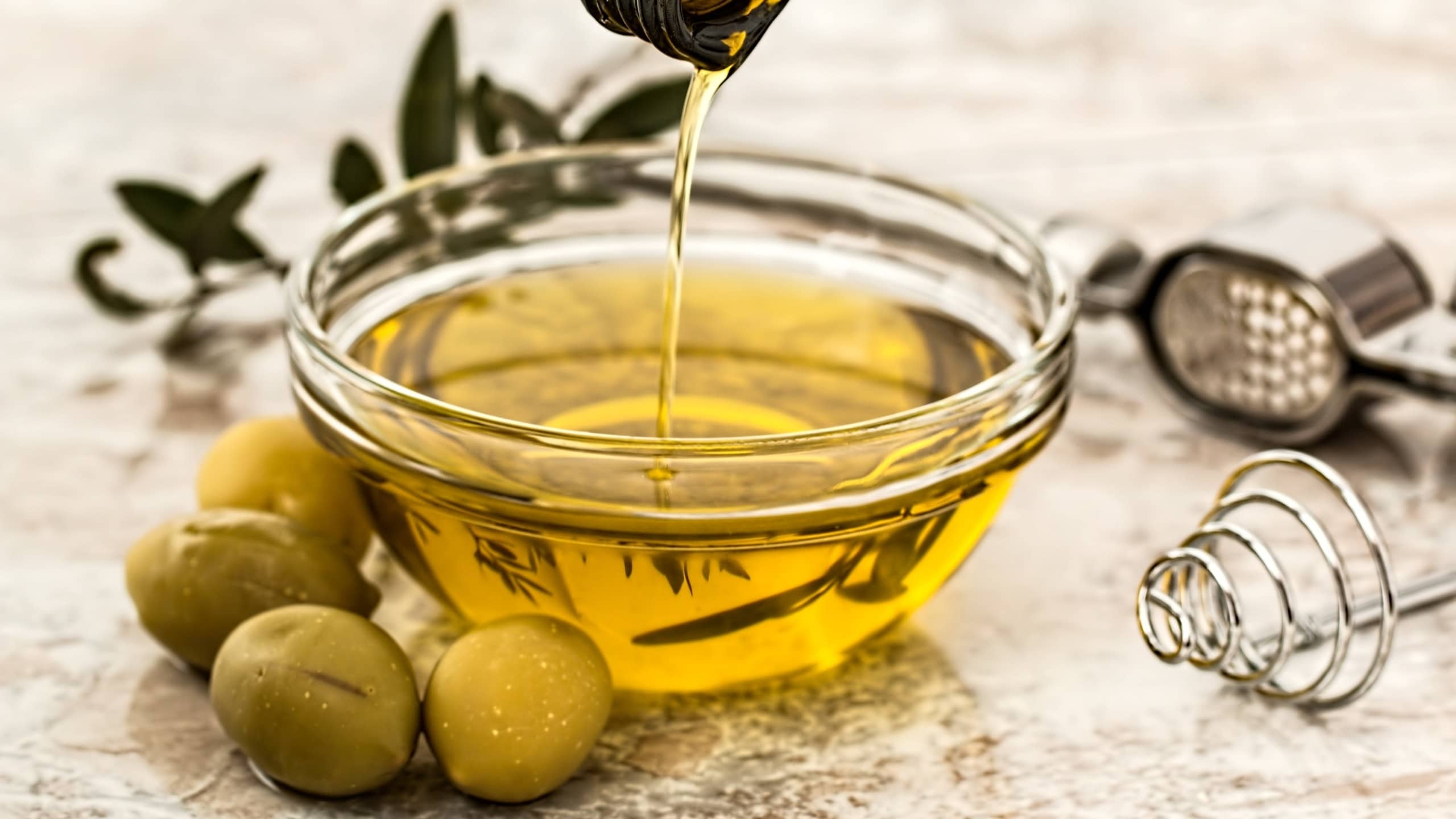 Olive oil: liquid gold from the Mediterranean