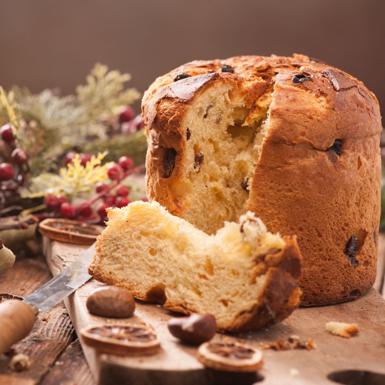 Panettone on a cutting board.