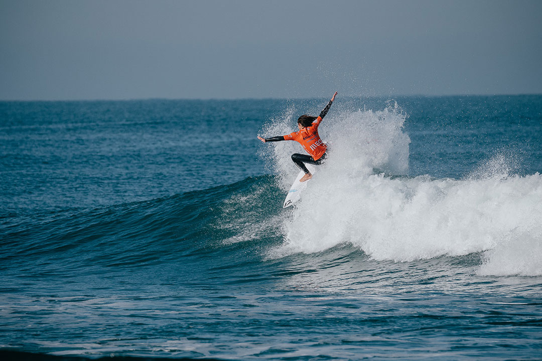 surfer João Moreira, surfing