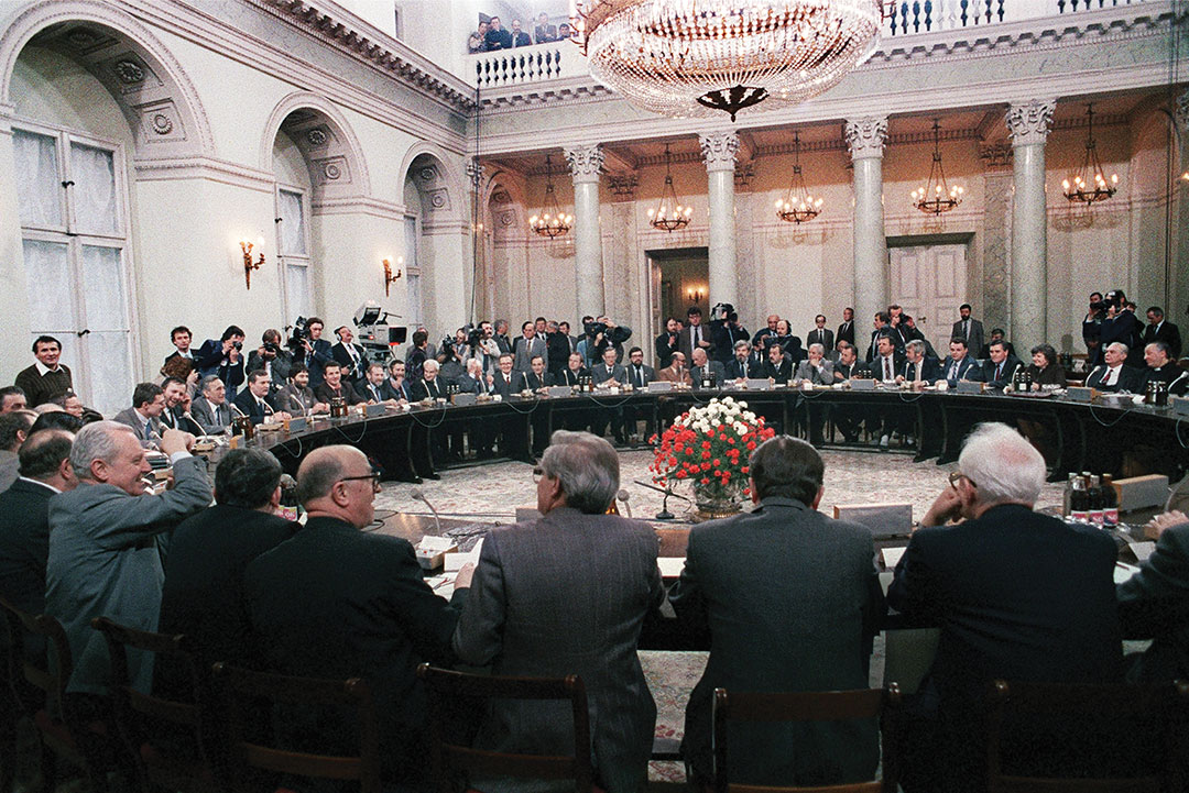 General view of the round table talks in Warsaw, Poland on February 06, 1989 between the Polish governement and the opposition.