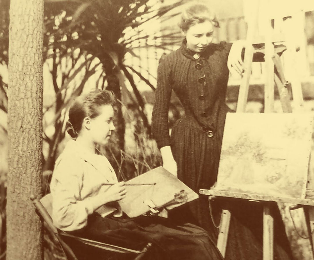 Photograph of Aurélia de Sousa painting outdoors with her sister Sofia de Sousa, Casa-Museu Marta Ortigão Sampaio, Porto.