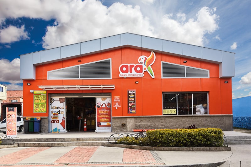  image of an Ara's store facade, on a clear day with blue sky.