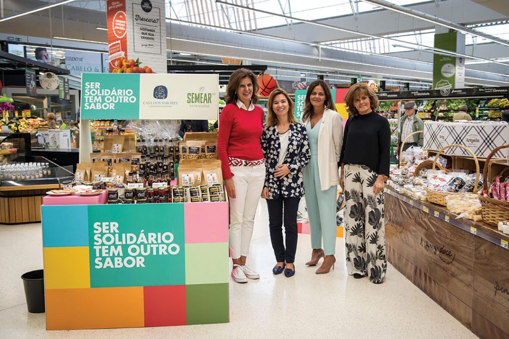 Mafalda Simões Coelho (“Casa dos Sabores”), Sara Miranda, Chief Communication Officer at Jerónimo Martins, Isabel Pinto CEO of Pingo Doce and Joana Santiago (“Semear”), in the opening of the Pingo Doce Social Market, on October 11. (left to right)