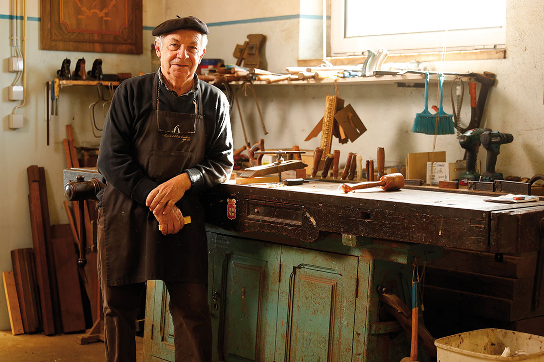 Master craftsman Firmino Adão Canhoto bought this 170 year-old workbench from the widow of José Clímaco, another master who was also his teacher.