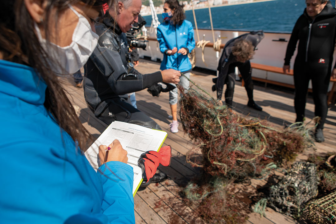 The litter collected in the dives from the Santa Maria Manuela was brought aboard the iconic ship and sorted.