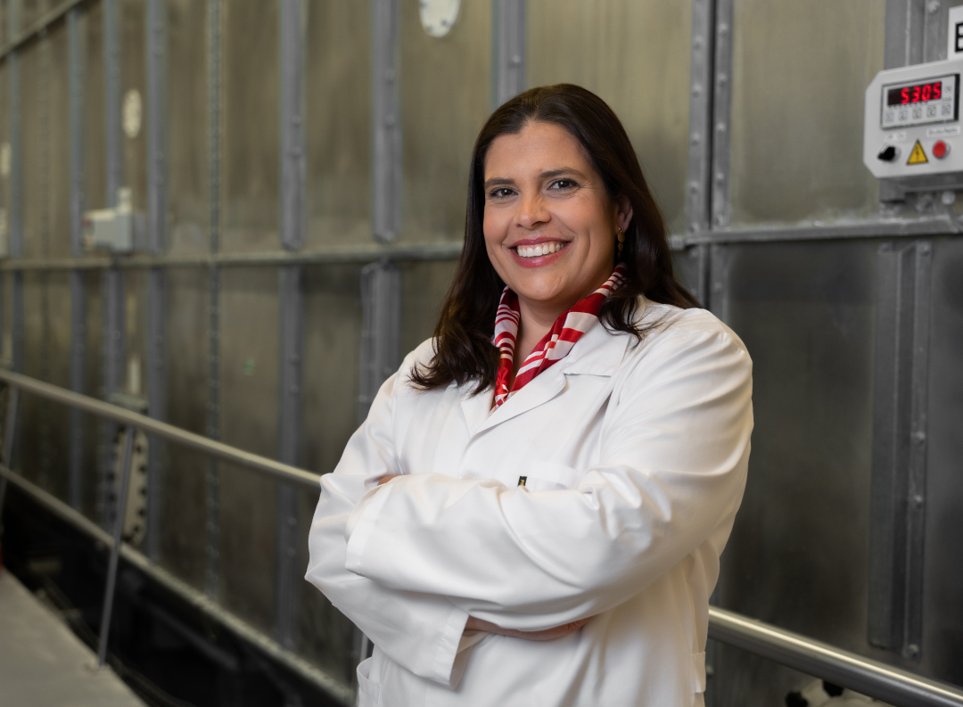 portrait of Joana Afonso at the factory