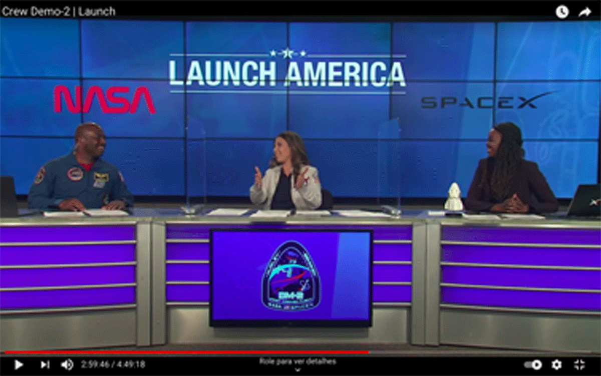 Marca gráfica Launch America, ao lado das marcas da NASA e da SpaceX (frame da apresentação Crew Demo-2 Launch).