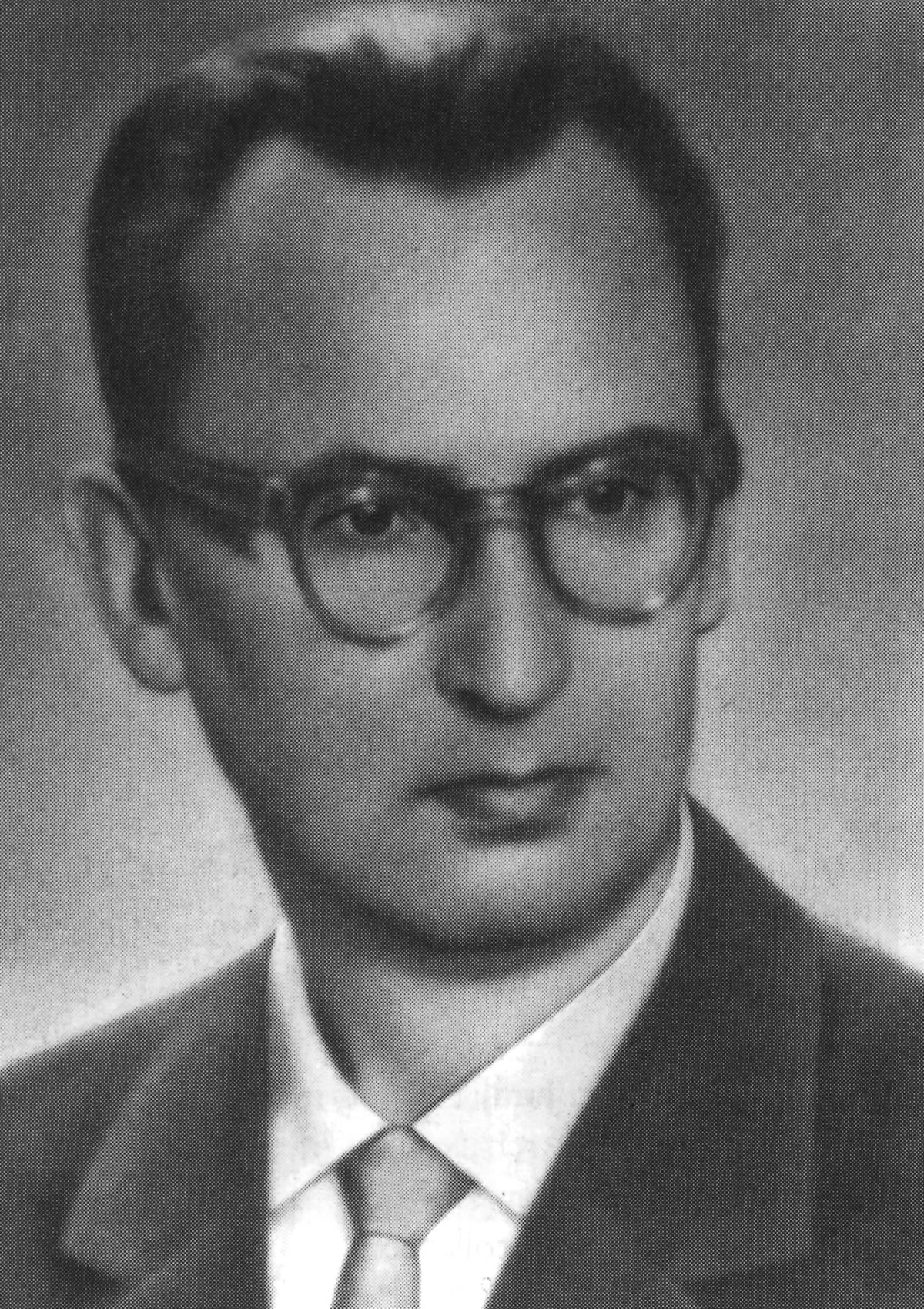 Włodzimierz Hołubowicz (1908‒1962). (Photo: IAIE PAN collection. Printed by: Jacek Lech 1997–1998, p. 62, fig. 25)