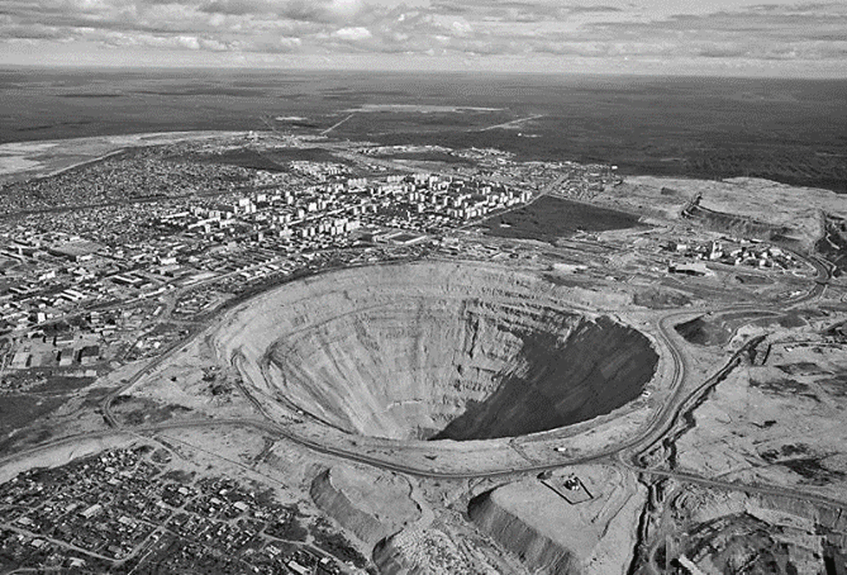 Giant opencast mine pits Mir-Mine in Siberia