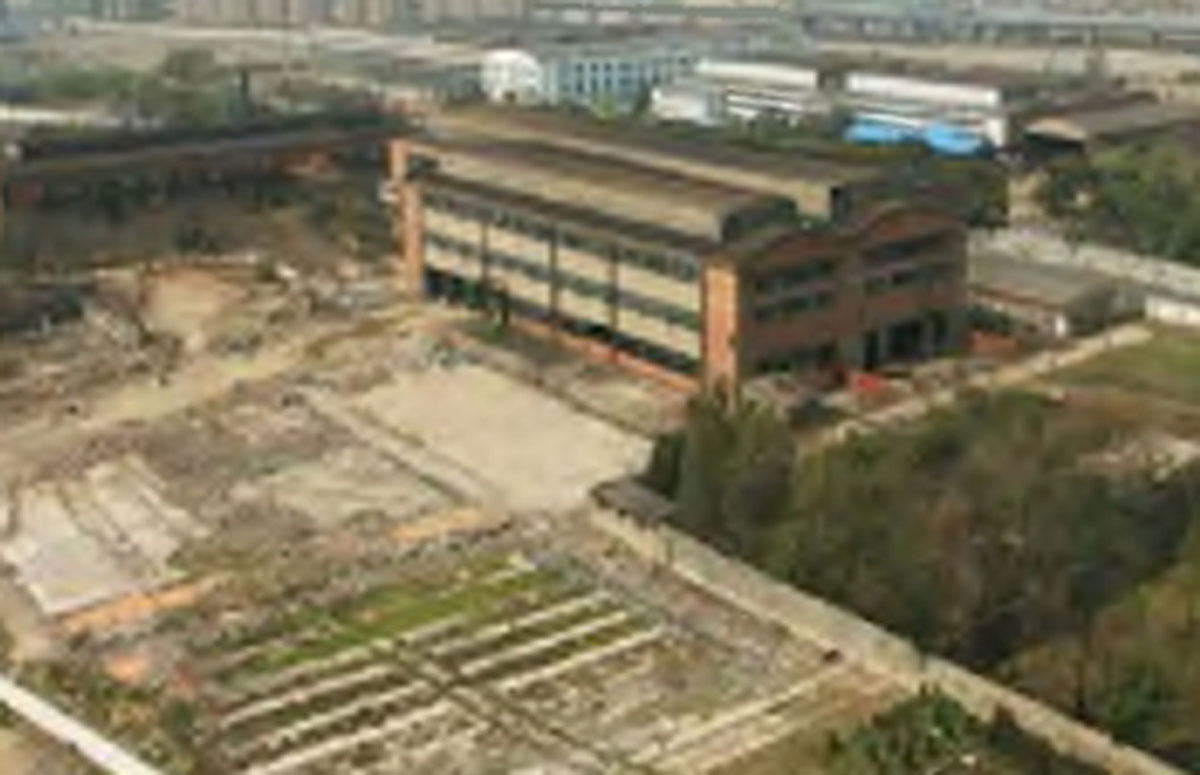 Large industrial building in an abandoned state