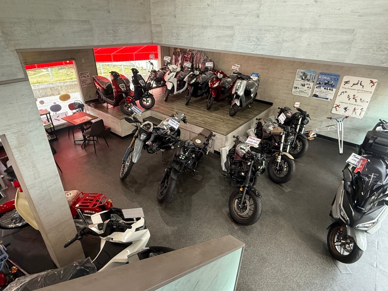 【未経験歓迎】バイクショップを支える受付・接客・事務スタッフ