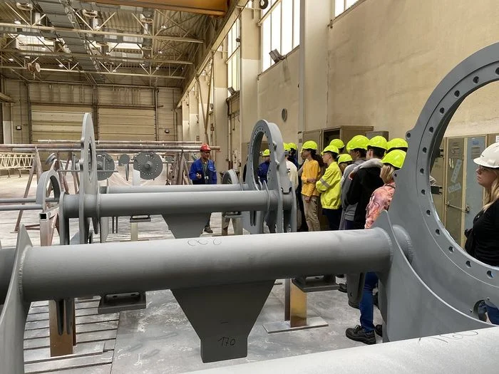 Huisman otevírá dveře mladým technikům. K nastupující generaci má důvěru