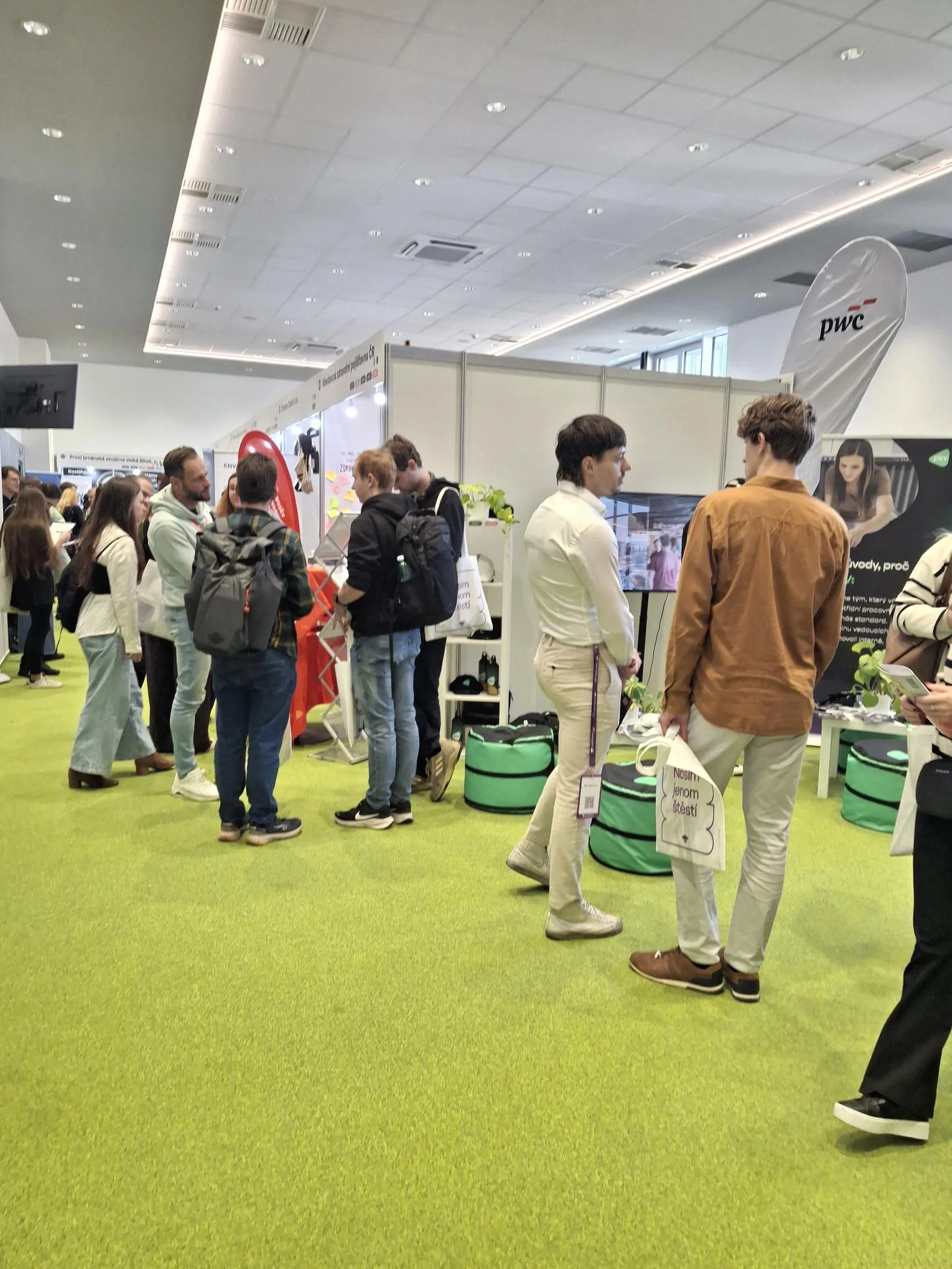 Studenti technických škol nás na jobindustry zajímají