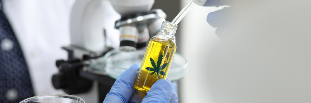 cannabis-oil-in-a-laboratory