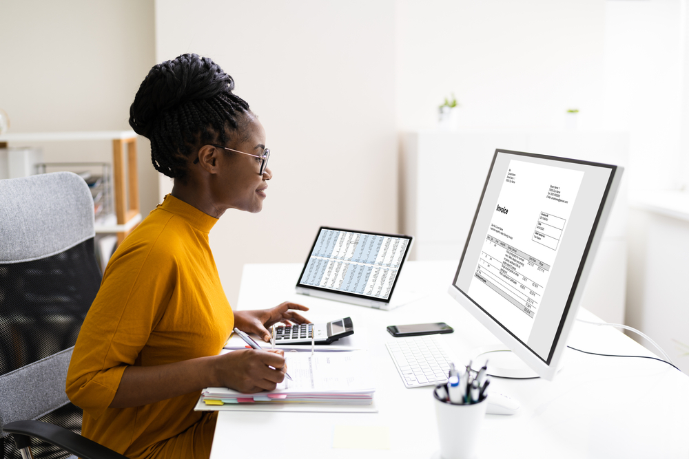 woman-working-with-numbers