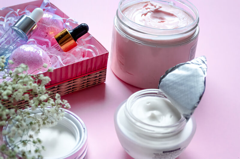 Minimalista bőrápolás: mi az a 3 dolog, ami tényleg kell