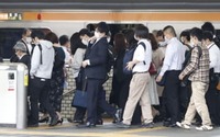 「鉄道混雑解消、どうなる　「一過性でない議論を」」の画像