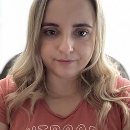 Pócza-Pavlényi Rebeka