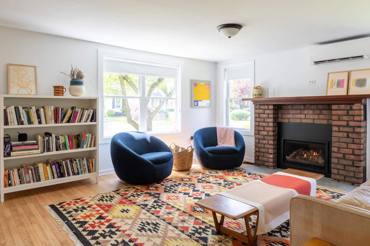 Cape Cod Charm, Kingston Proximity. hero image