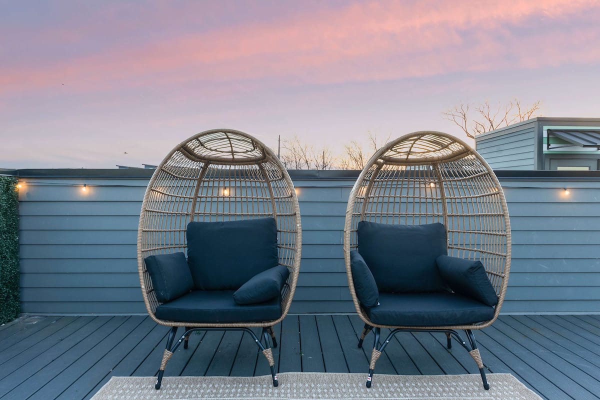 Image 5 of The Camellia - Rooftop Patio & Dog Friendly!