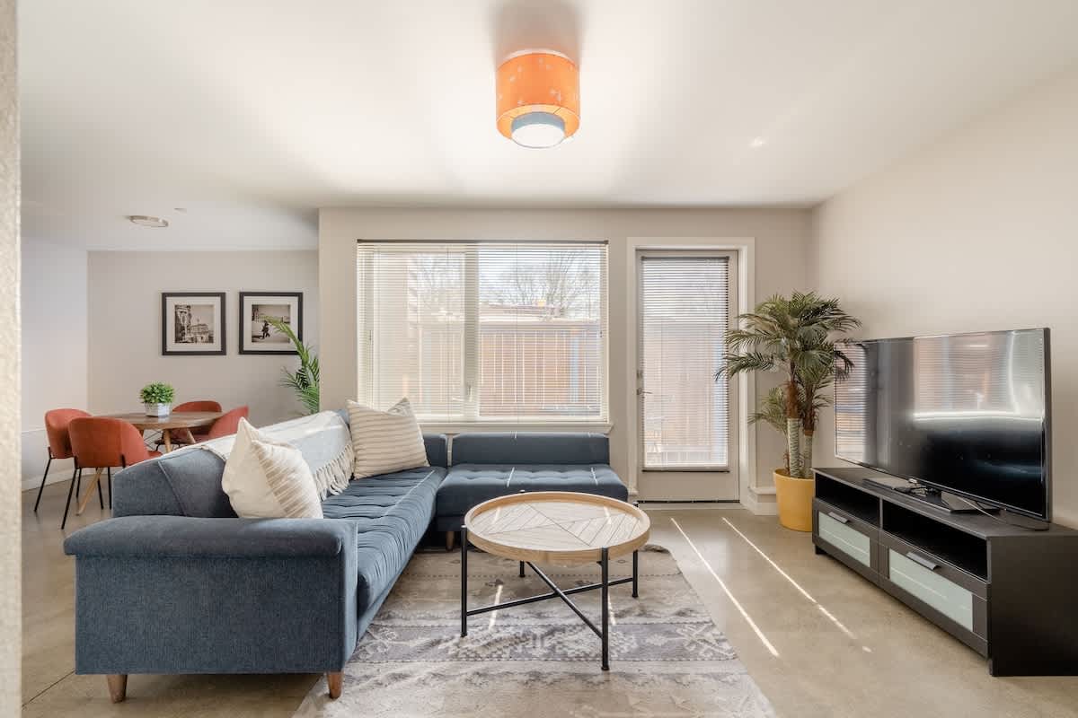 Unwind with Views in Portland's Heart hero image