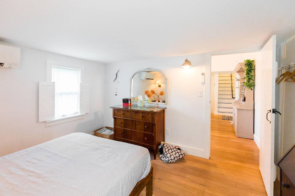 Image 21 of Le Petit Cottage - French Country in Saugerties