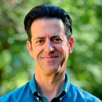 headshot of Jeremy Snyder