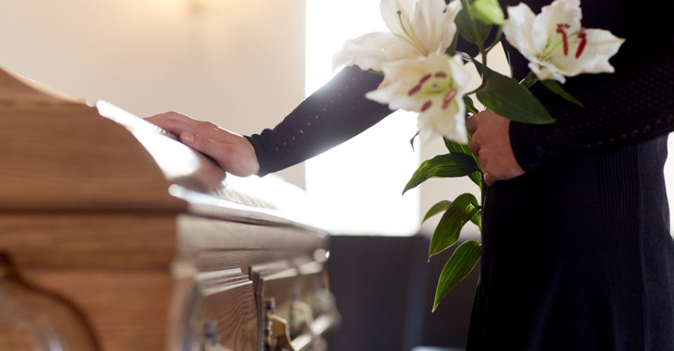 Geen censuur voor reputatiebescherming uitvaartondernemer