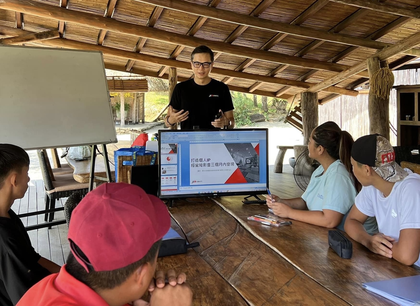 從守護台灣土地到扶植偏鄉數位轉型，傑思·愛德威以行動落實生態與環境永續！