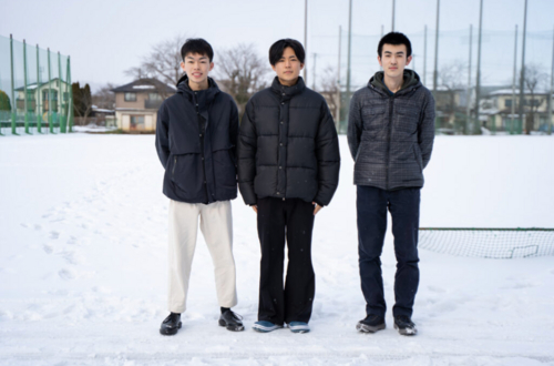 The three Team MJ members who created D-Walk. The device was developed using data on the gait of 100 elderly people in the city of Ichinoseki.&nbsp; &nbsp; &nbsp; Source: National Institute of Technology, Ichinoseki College