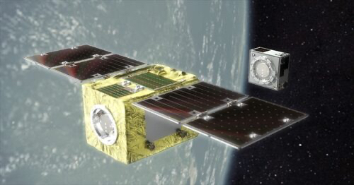 世界初のスペースデブリ除去実証衛星「ELSA-d」の捕獲機（左）と模擬デブリ（左）。     アストロスケール 提供
