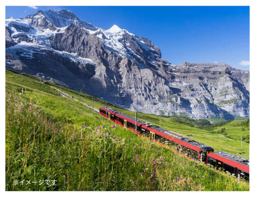 A conceptual image of a light train running along an existing road route to Mount Fuji. Switching to more environmentally friendly transport could reduce CO2 emissions. &nbsp; &nbsp; Source: Fuji Five Lakes Green Metropolis Forum