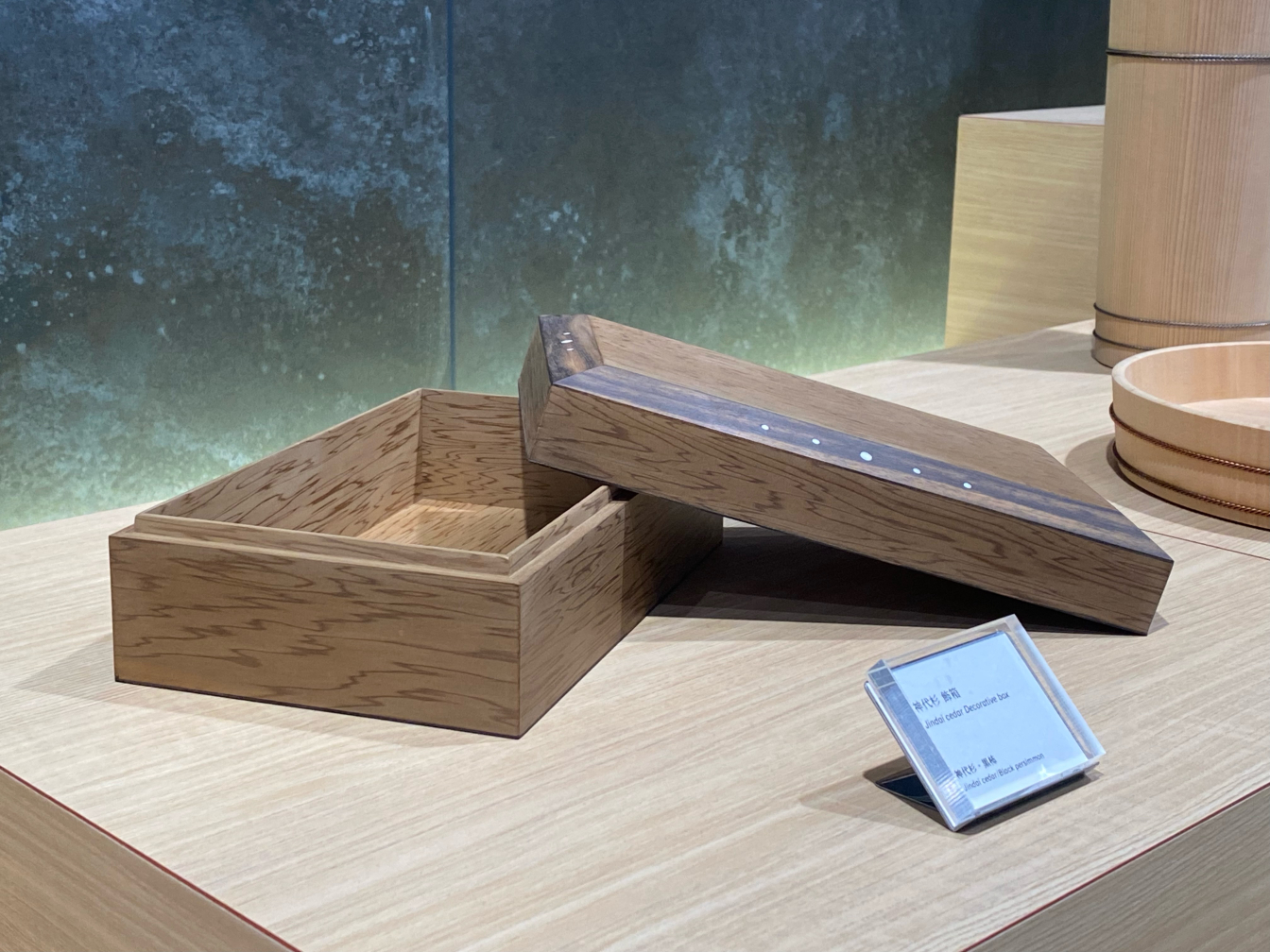 Decorative boxes made using the same dovetail joint technique used for the satellite. &nbsp; &nbsp; Source: Kuroda-Kobo