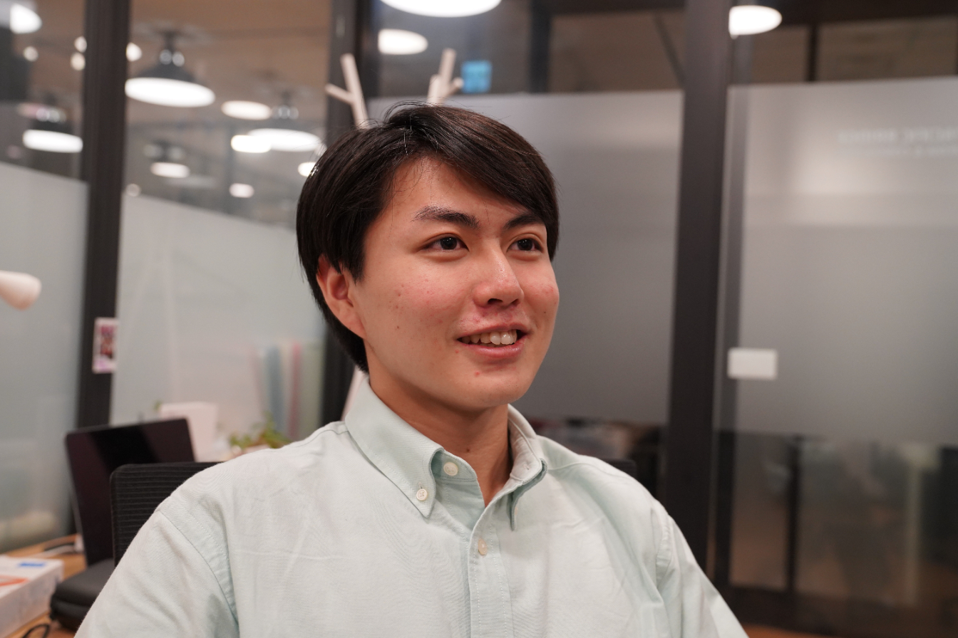 小林陸（Riku Kobayashi）：大阪生まれ、高校時代にシリコンバレーへの短期留学をきっかけに、スタートアップやビジネスに興味を持つ。現在は慶應義塾大学総合政策学部で経営や政治を専攻。学外では起業サークルで副代表、ビジネスメディアにてYouTubeチャンネルの企画・運営に携わる。J-STORIESではニュースのネタ出し、記事執筆、SNS運営の業務に携わる。趣味は読書。2023年9月からインターン。&nbsp; &nbsp;&nbsp;