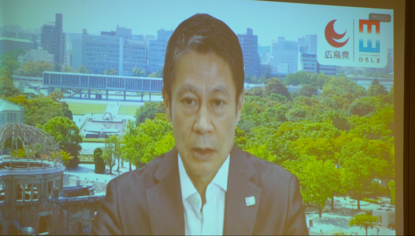 Gov. Hidehiko Yuzaki of Hiroshima Prefecture participates in the press conference at the Foreign Correspondents' Club of Japan in Marunouchi, Chiyoda Ward, Tokyo. &nbsp; &nbsp; (Photo by J-Stories, same below)