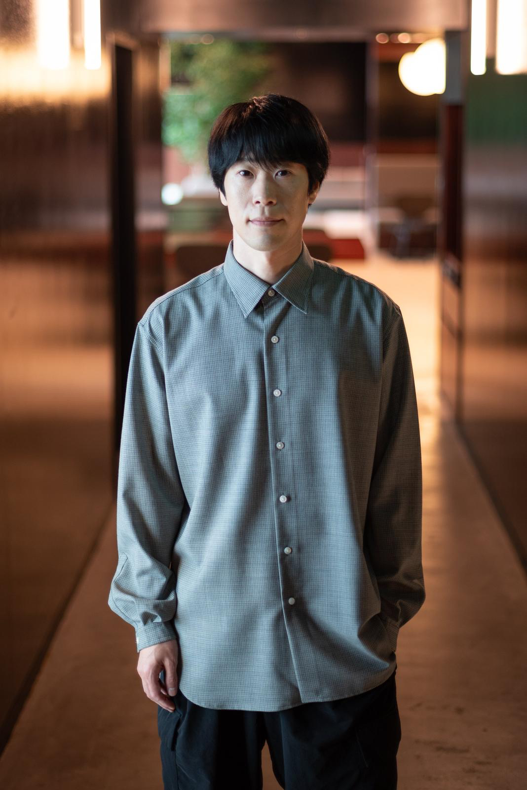 In 2007, while still a student at Waseda University, he founded an IT company and launched a big data analysis and online payment business that expanded to eight countries. In 2015, he listed his company on the Tokyo Stock Exchange's Mothers section. In 2017, he founded Space Data Inc., a space development company that developed AI technology to automatically generate a digital twin of the Earth from satellite data. He has written bestsellers including Money 2.0, which was the top-selling business book in Japan in 2018.