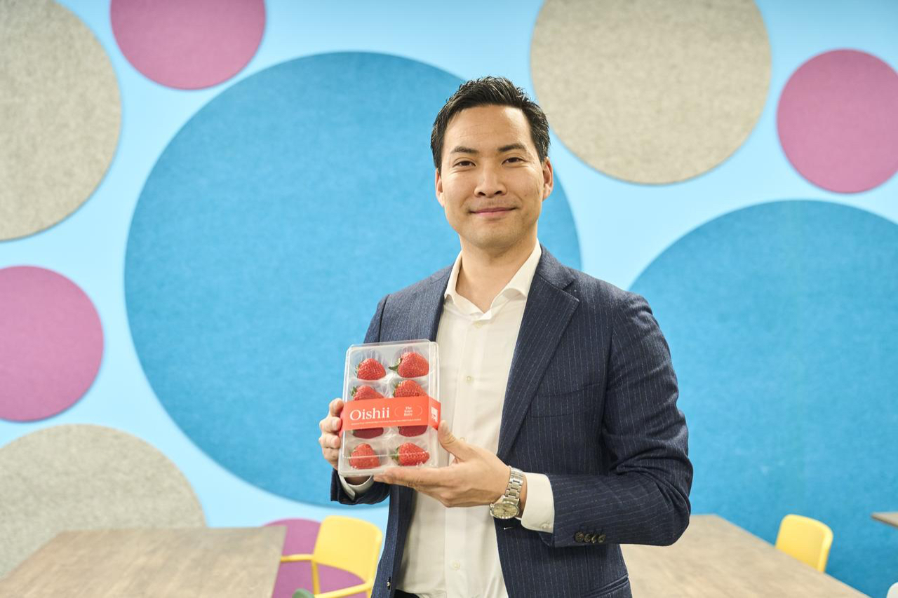 Maehara Hiroki joined Oishii Farm in 2024 as the company's new Chief of Staff. He is a graduate of the Wharton School at the University of Pennsylvania with international experience in both the public sector and private startups. Maehara recently traveled to Abu Dhabi for the SusHi Tech Global in Abu Dhabi event  to connect with other agriculture and technology leaders from around the world
