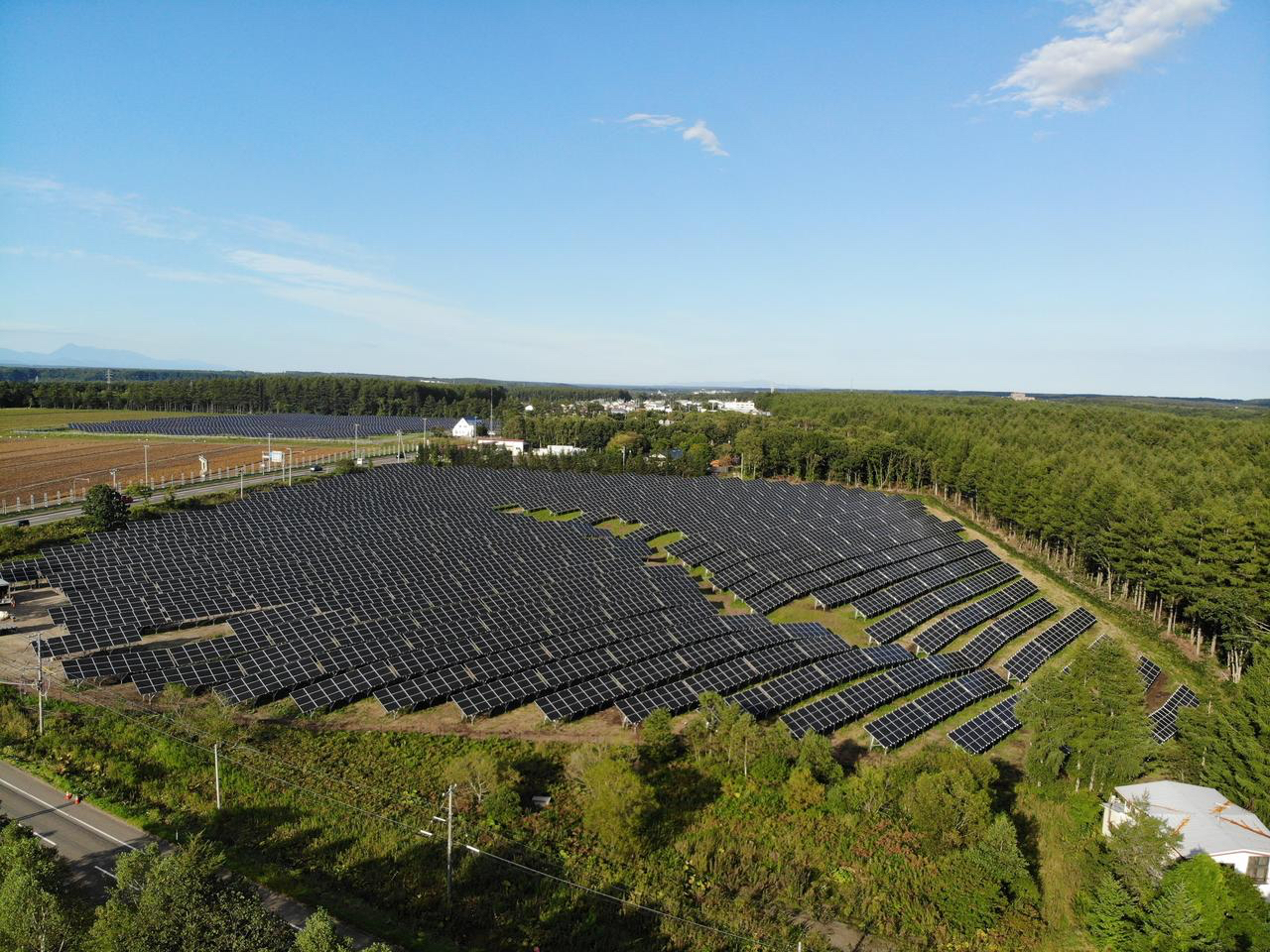6,100世帯分の電力を生産するLooop中標津太陽光発電所 写真提供:Looop