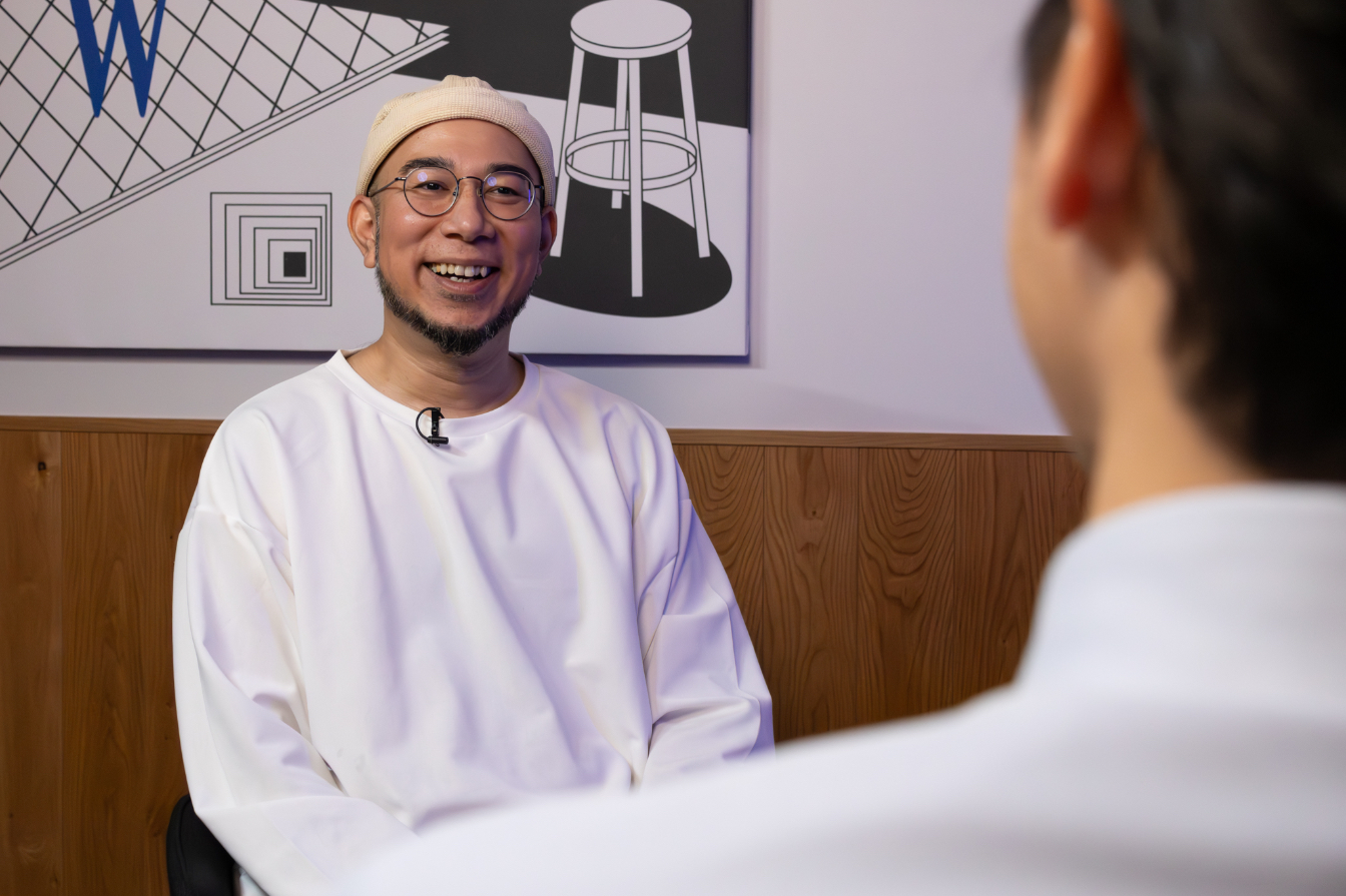 Musician and radio personality Yoshikazu Grover speaks to JStories as he prepares to showcase his health-tech app at Tokyo’s Sushi Tech startup event, which will start on May 8. Photo by Emi Takahata | JStories