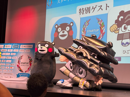 Local mascots Kumamon and Higomaru made surprise appearances, drawing cheers from the audience Photo by Yoshiko Ohira | JStories