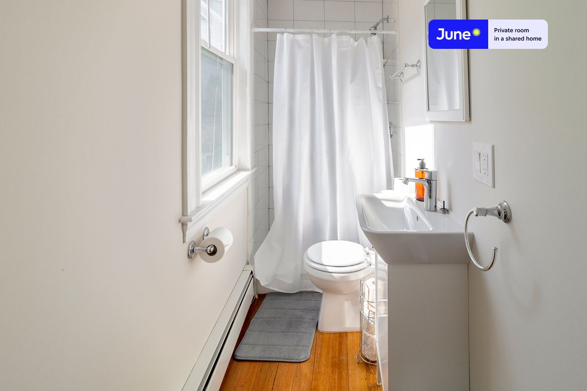 Photos of apartment on Prospect St.,Boston MA 02139