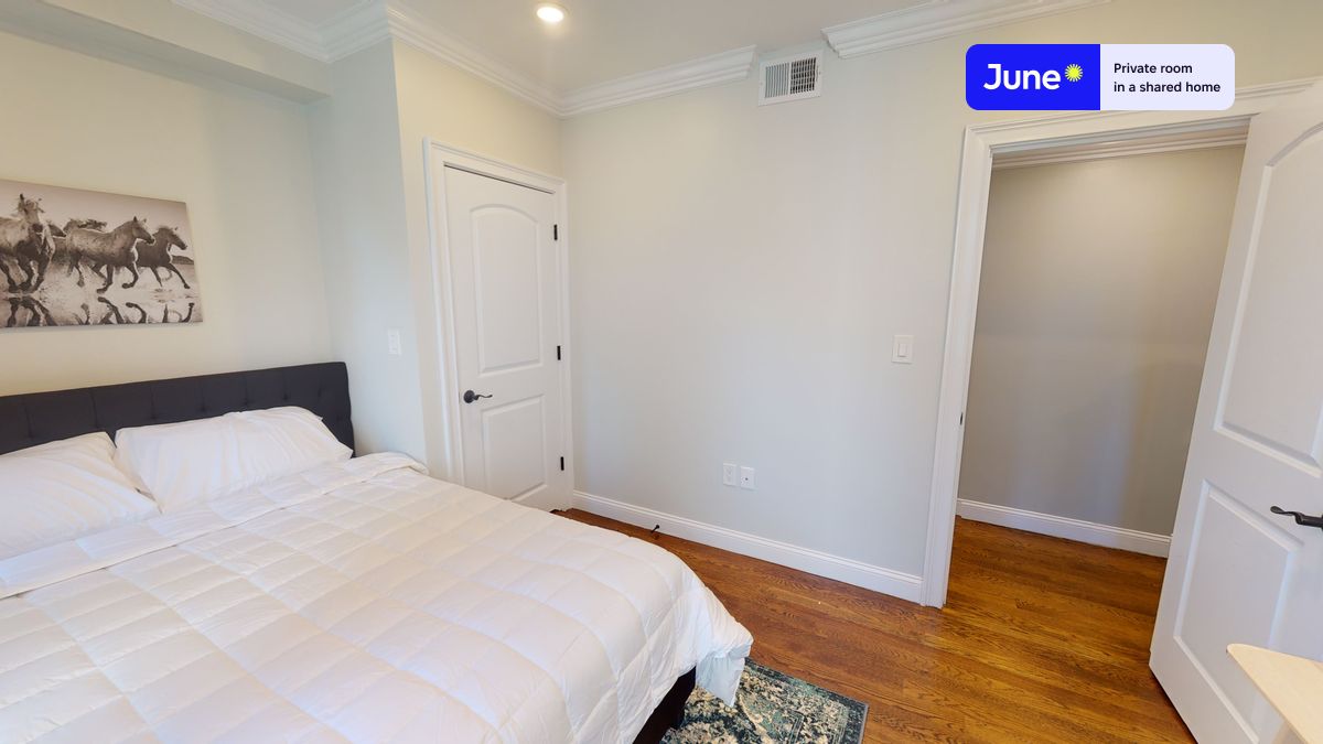 Photos of apartment on Washington St.,Boston MA 02135