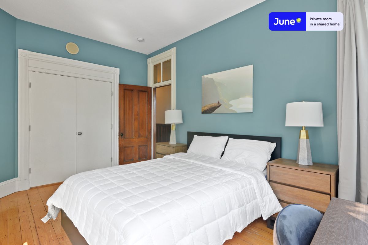 Photos of apartment on Prospect St.,Boston MA 02139