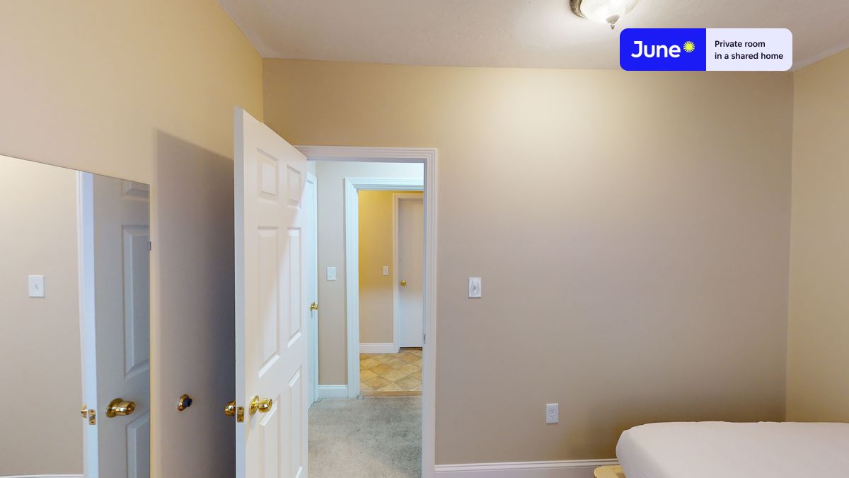 Photos of apartment on Berkshire St.,Boston MA 02141