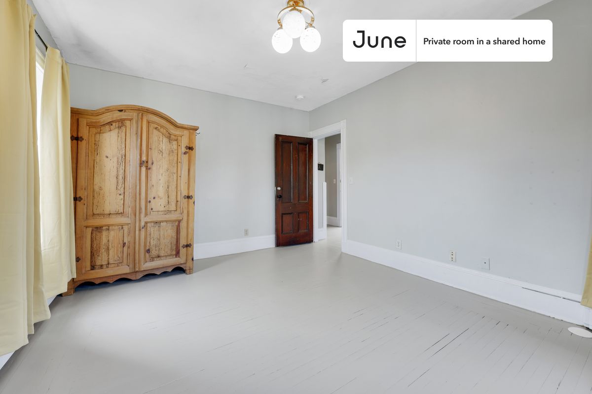 Photos of apartment on Easton St.,Boston MA 02134